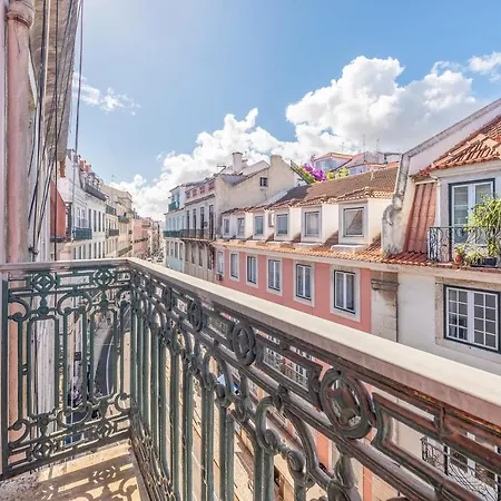 Happy At Chiado 3*