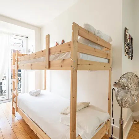 Konukevi Happy At Chiado Lisboa