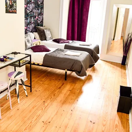 Happy At Chiado Lisbon