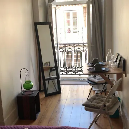 Happy At Chiado Lisbon