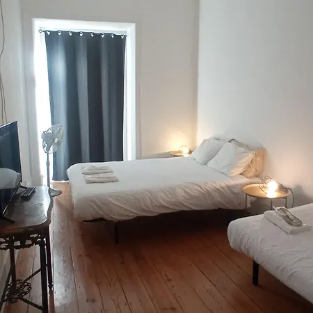 Happy At Chiado Guest house 3*